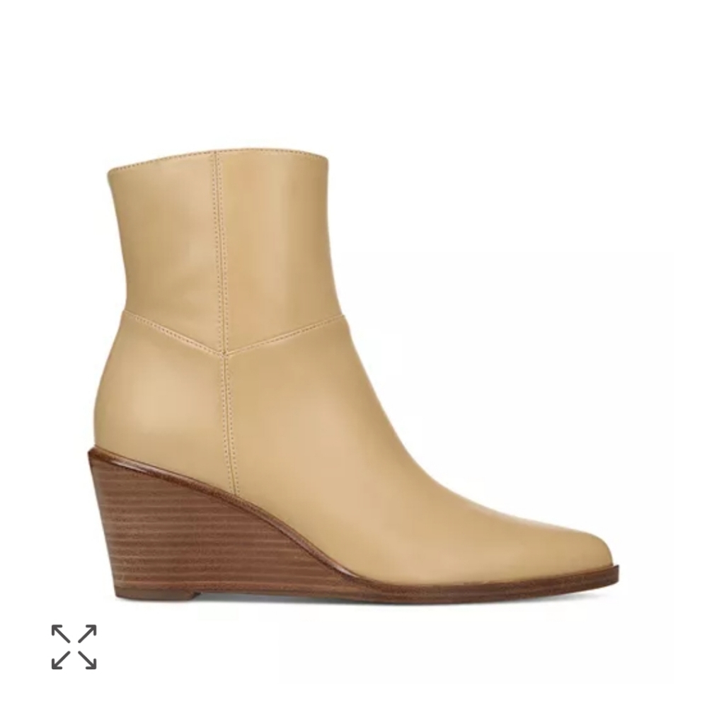 New in box Vince Mavis Blonde wedge